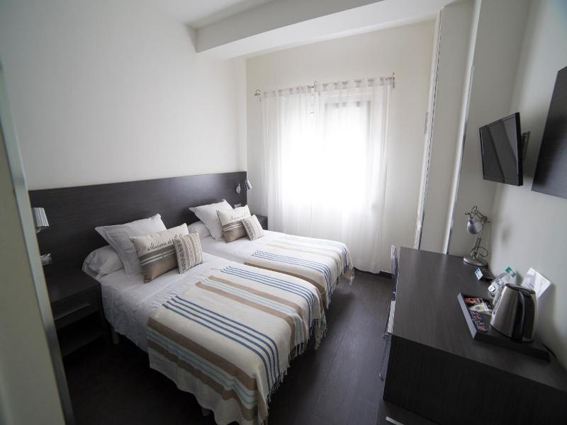 Hostal Cabo Mayor image
