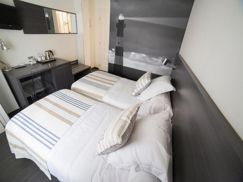 Hostal Cabo Mayor image