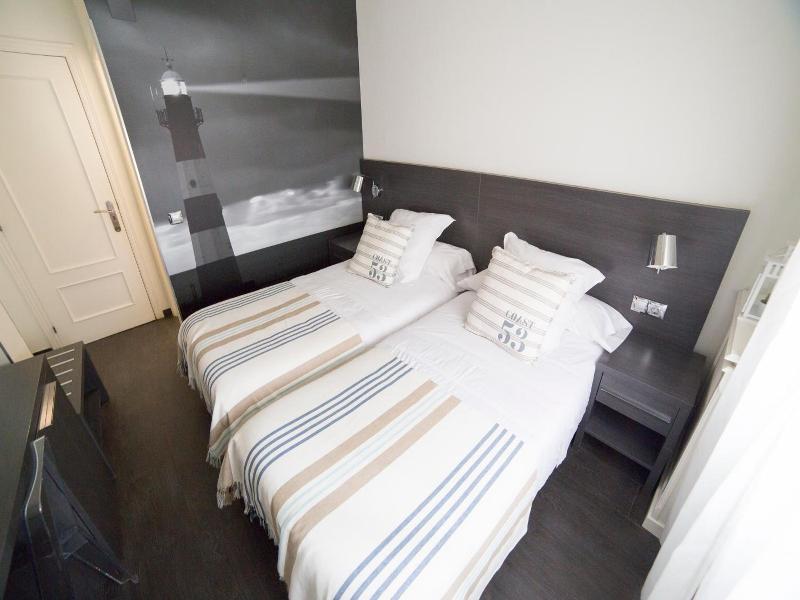 Hostal Cabo Mayor image