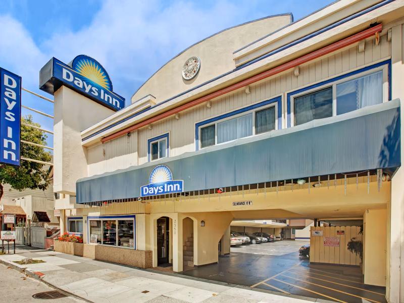 Days Inn by Wyndham San Francisco - Lombard — view