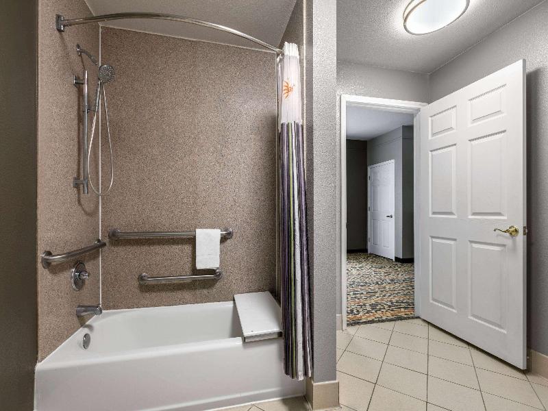 La Quinta Inn & Suites Belton image