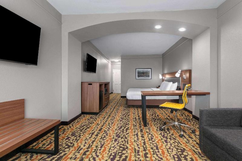 La Quinta Inn & Suites Belton image