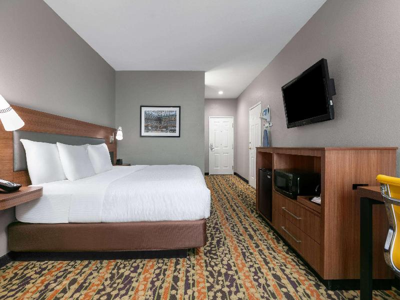 La Quinta Inn & Suites Belton image