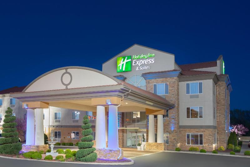 Holiday Inn Express Hotel & Suites Tucumcari