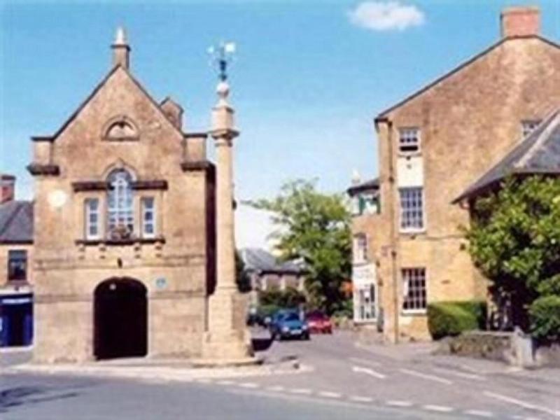 White Hart image