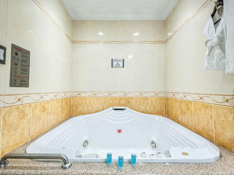 La Muralla Hotel & Spa image