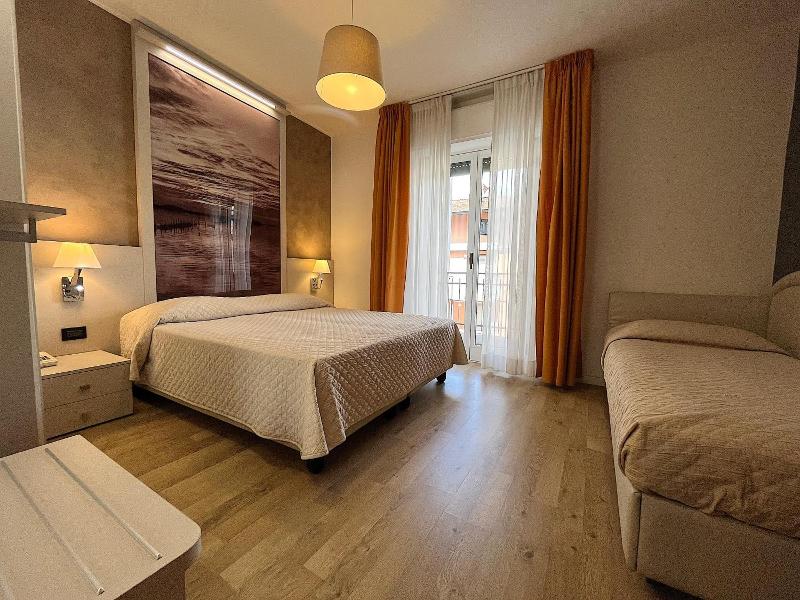 Hotel Regina  image
