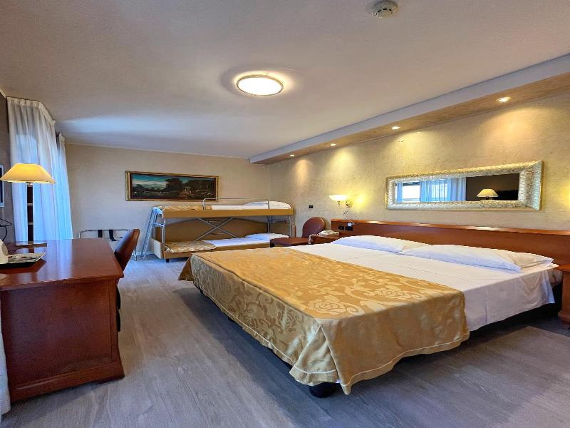 Hotel Regina  image
