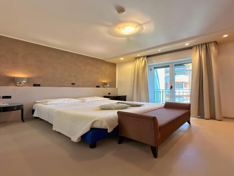 Hotel Regina  image