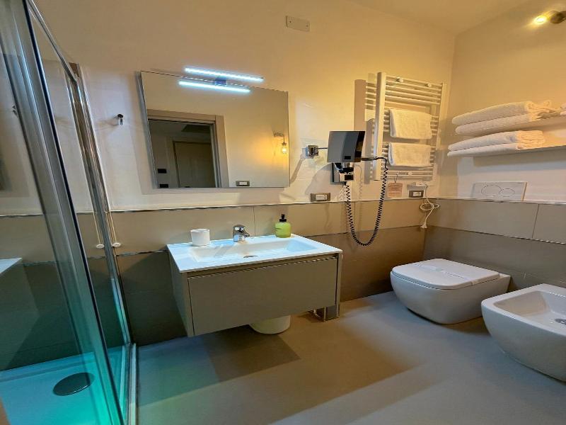 Hotel Regina  image