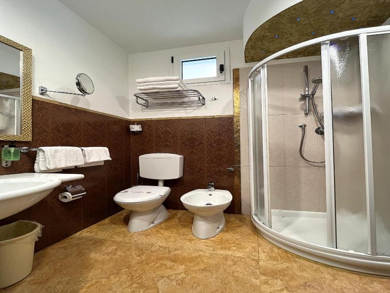 Hotel Regina  image