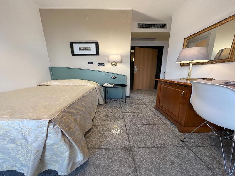 Hotel Regina  image