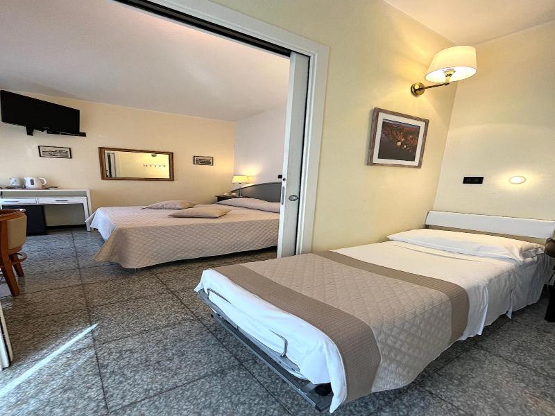 Hotel Regina  image