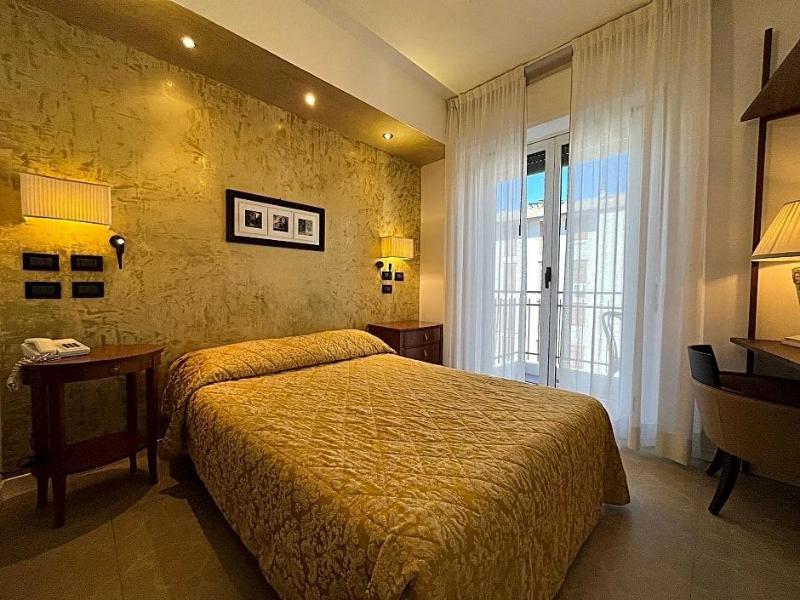 Hotel Regina  image