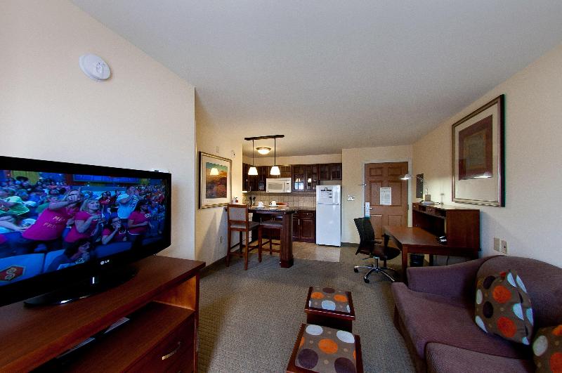 Staybridge Suites Stroudsburg (East) Poconos photo 10