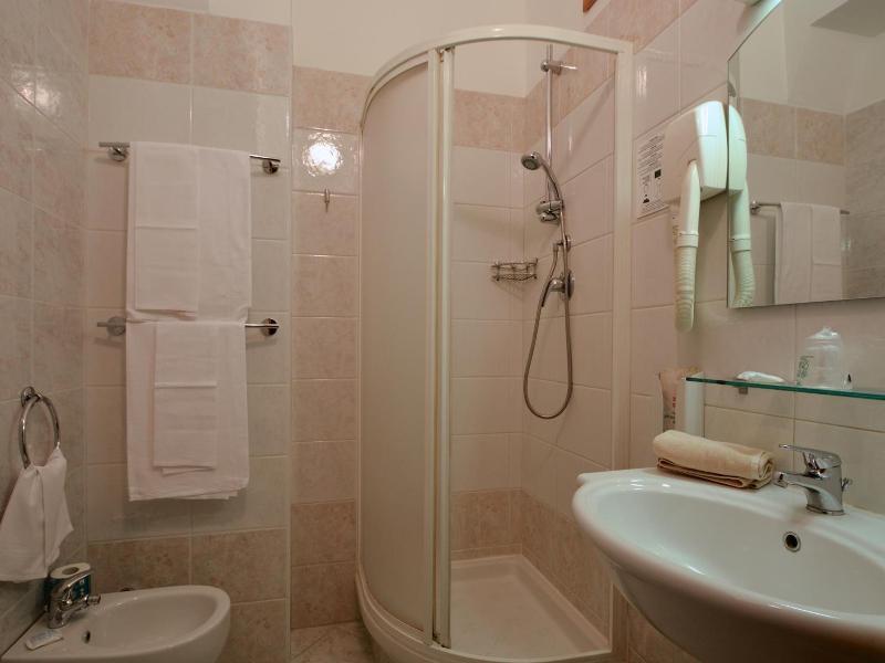 Hotel Eden image