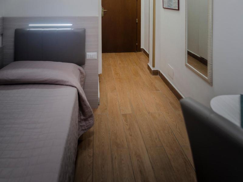 Hotel Eden image