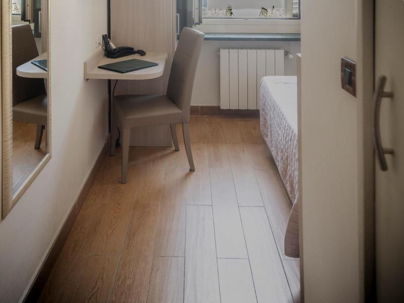Hotel Eden image