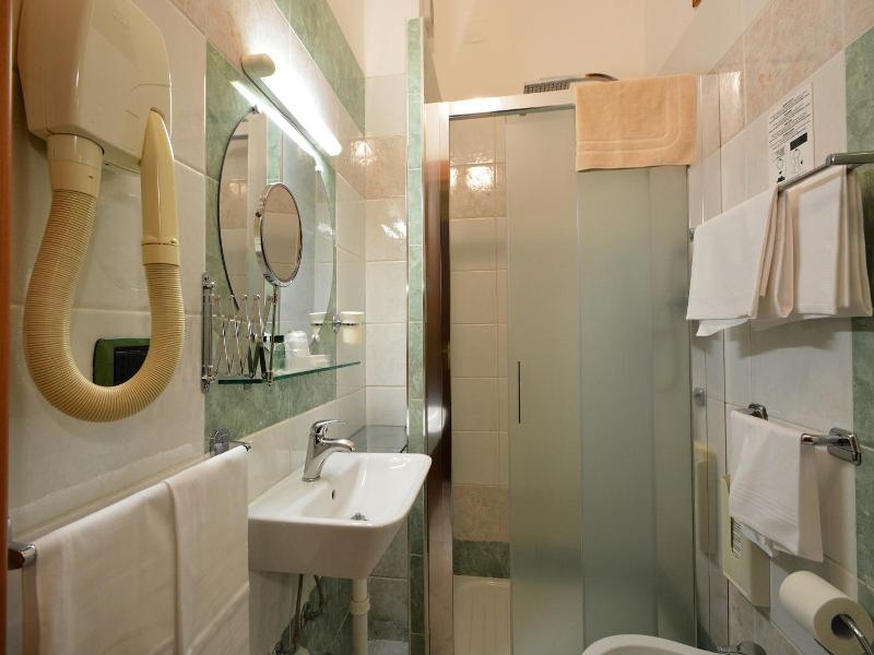 Hotel Eden image