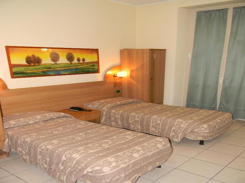 Hotel Eden image