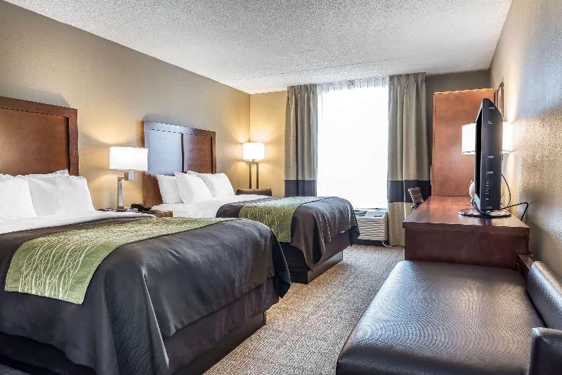 Comfort Inn & Suites Piqua-Near Troy-I75 image