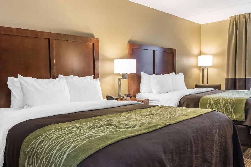 Comfort Inn & Suites Piqua-Near Troy-I75 image