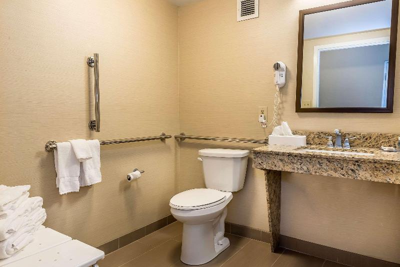 Comfort Inn & Suites Piqua-Near Troy-I75 image