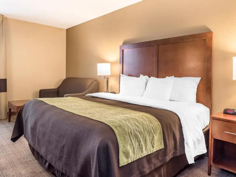 Comfort Inn & Suites Piqua-Near Troy-I75 image