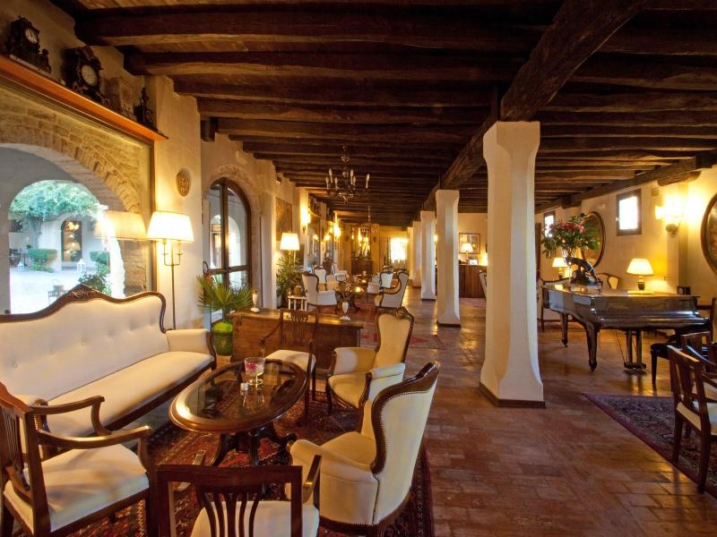 Villa Luppis image