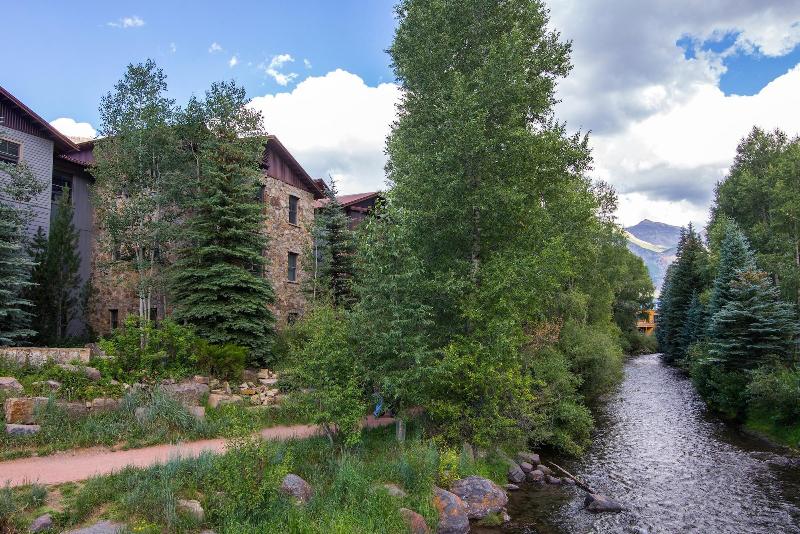 The River Club — photo 2