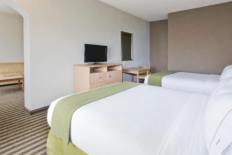 Holiday Inn Express Alvarado image