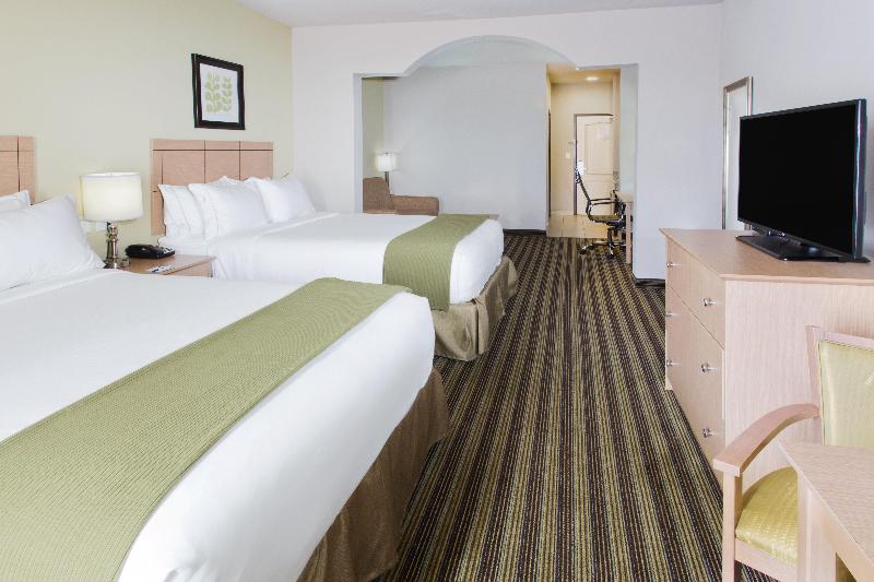 Holiday Inn Express Alvarado image