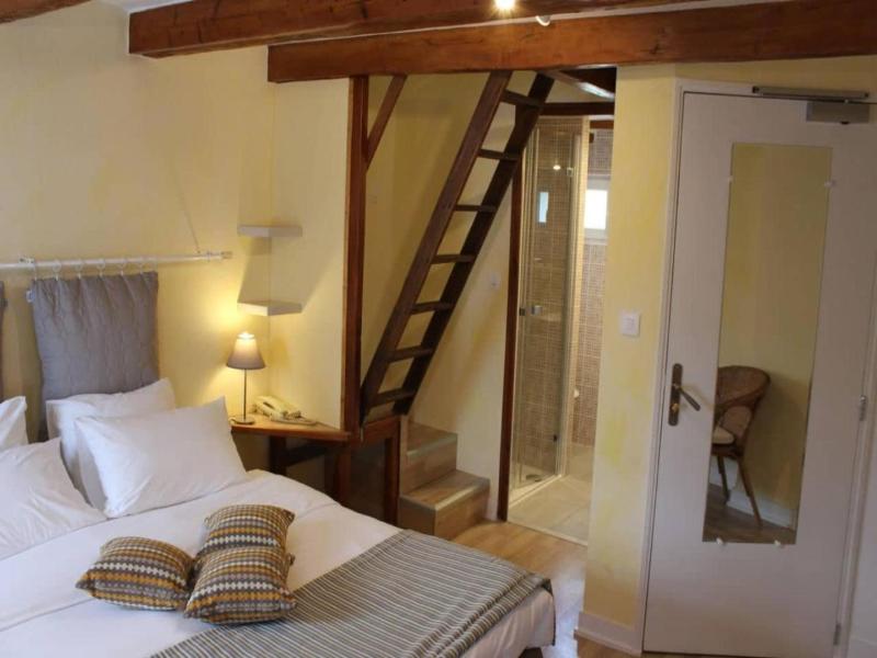 Auberge le Colombien image