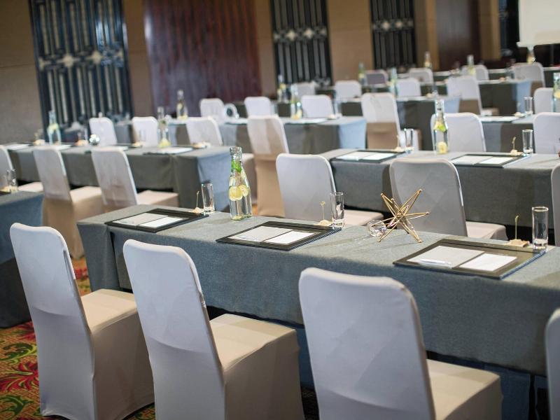 Renaissance Tianjin TEDA Convention Centre Hotel image