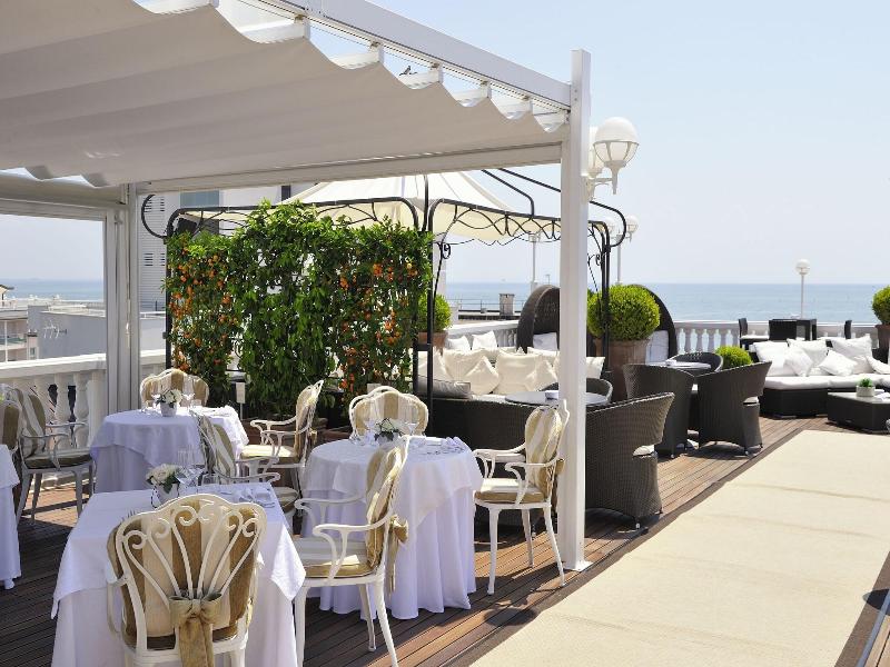 Italia Palace image
