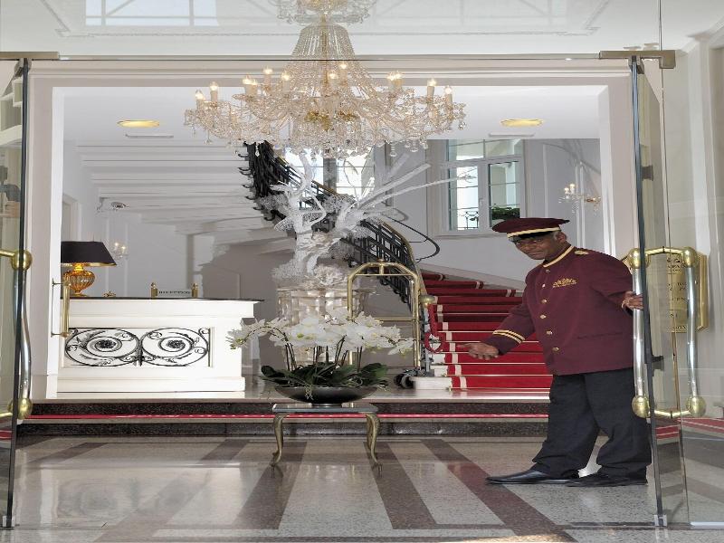 Italia Palace image