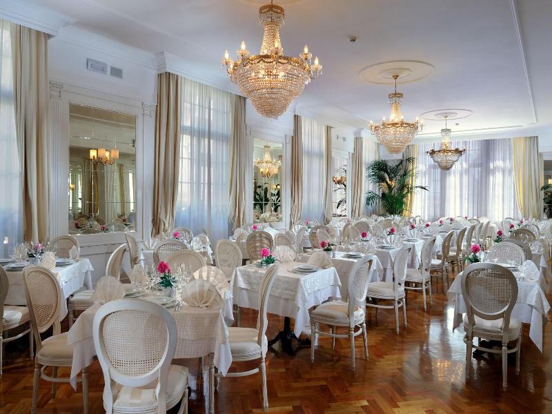 Italia Palace image