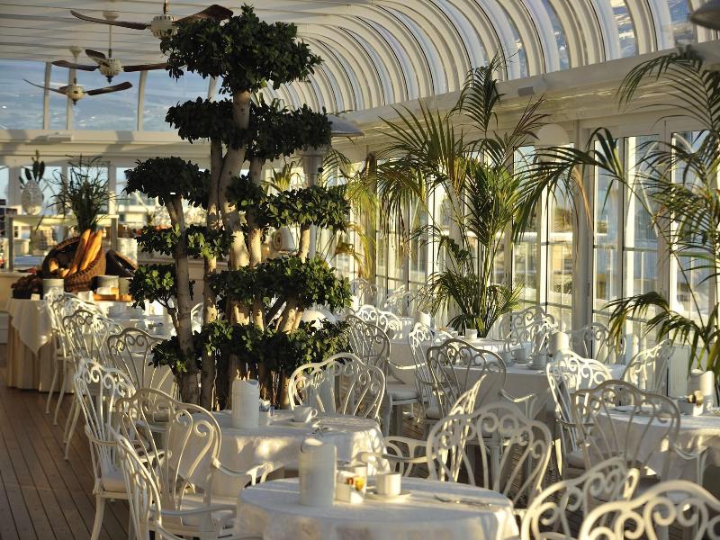 Italia Palace image
