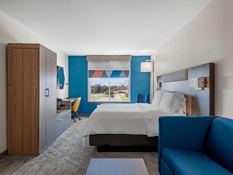 Holiday Inn Express Tulsa South Bixby image