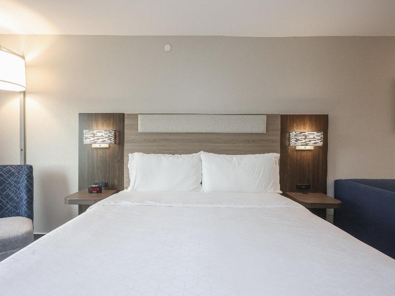 Holiday Inn Express Tulsa South Bixby image