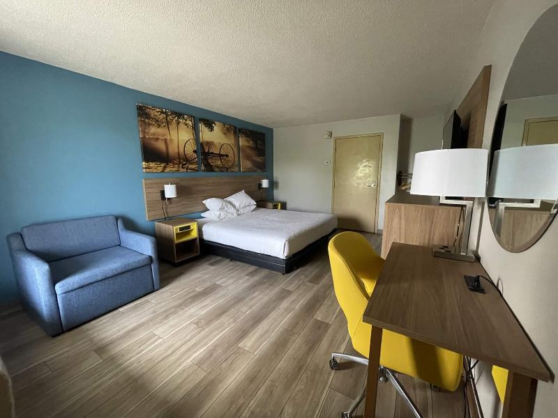 Days Inn & Suites By Wyndham York image
