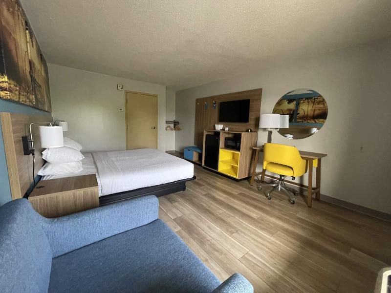 Days Inn & Suites By Wyndham York image