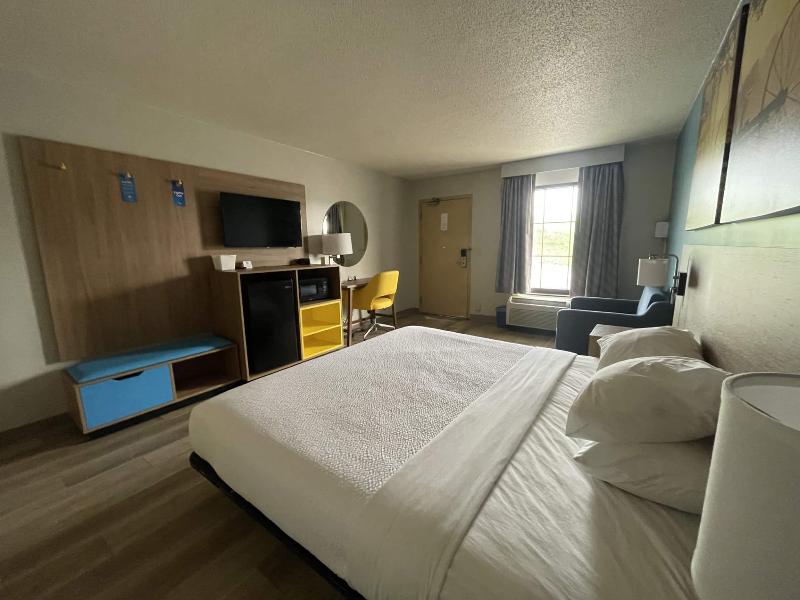 Days Inn & Suites By Wyndham York image