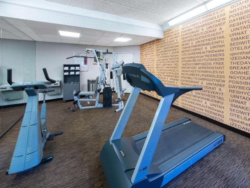 La Quinta Inn & Suites Tampa Brandon Regency Park image