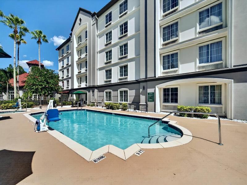 La Quinta Inn & Suites Tampa Brandon Regency Park image