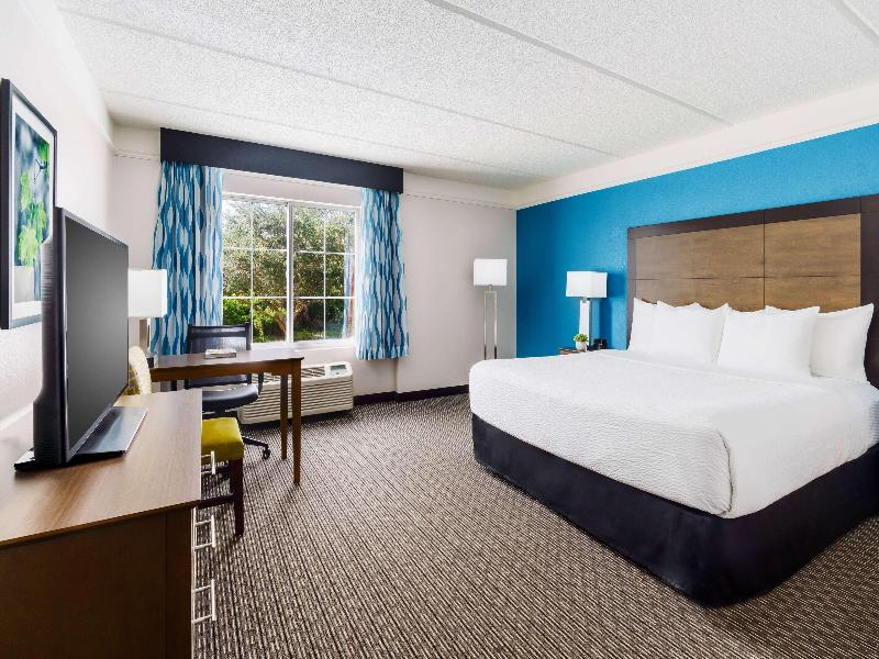 La Quinta Inn & Suites Tampa Brandon Regency Park image