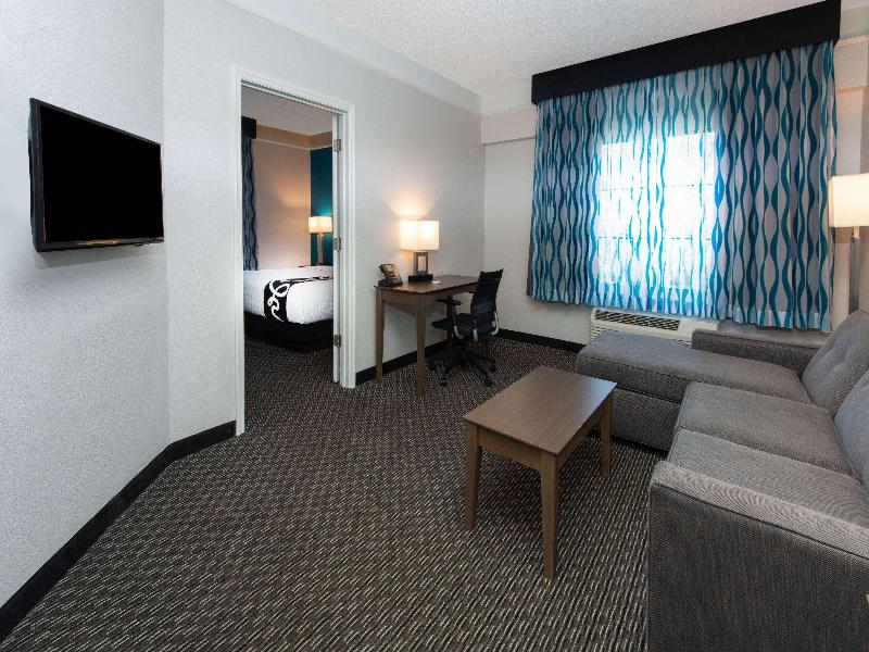 La Quinta Inn & Suites Tampa Brandon Regency Park image