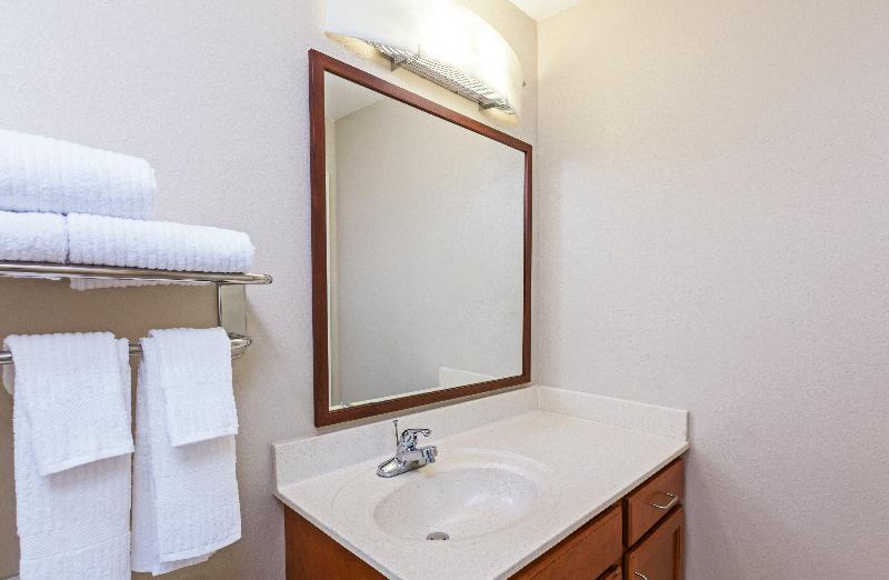 Candlewood Suites Owasso photo 24