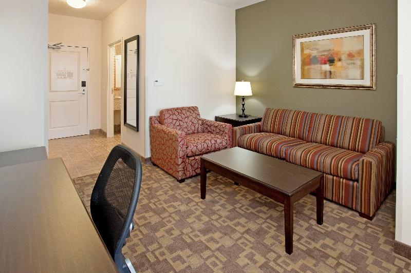 Holiday Inn Express Topeka North photo 11