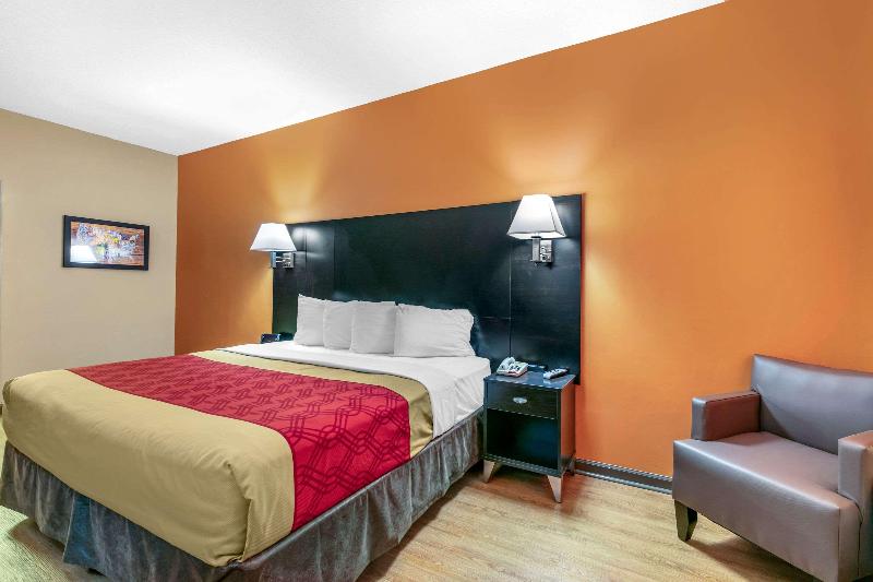 Econo Lodge - Northport image